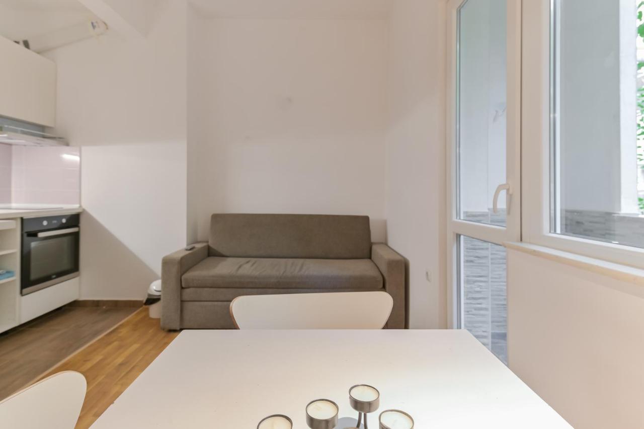Bright Apartment In The Heart Of The City By Flat Mаnager Sófia Exterior foto
