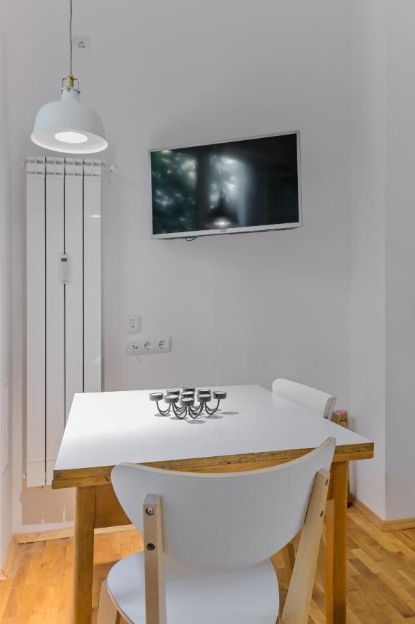Bright Apartment In The Heart Of The City By Flat Mаnager Sófia Exterior foto