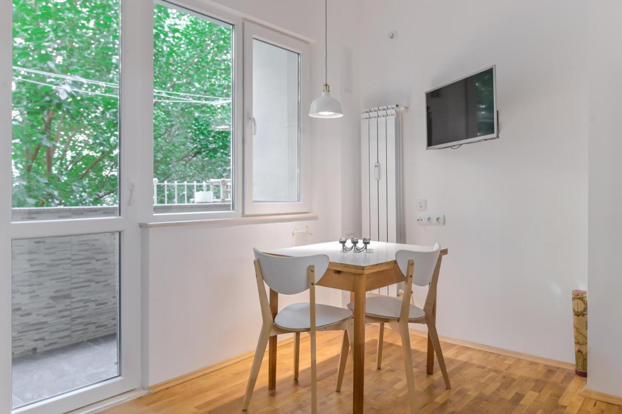 Bright Apartment In The Heart Of The City By Flat Mаnager Sófia Exterior foto